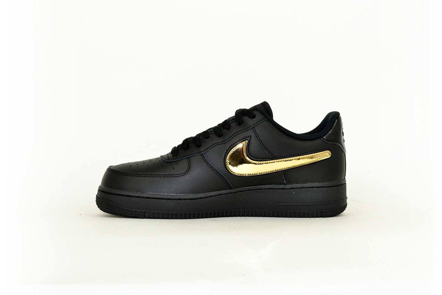 nike air force 1 07 schwarz gold