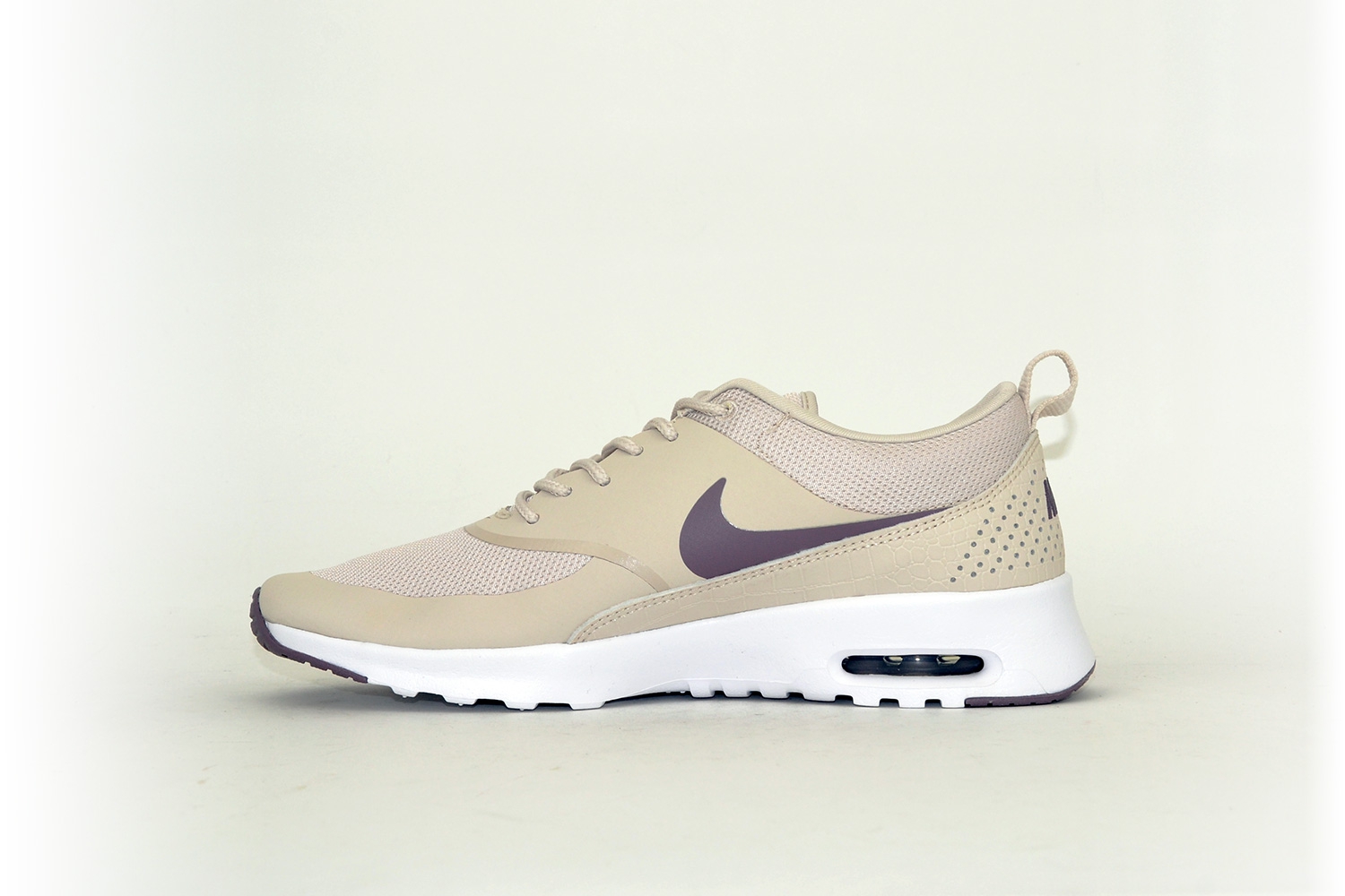 nike thea beige